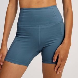 NWOT Girlfriend Collective high rise run short